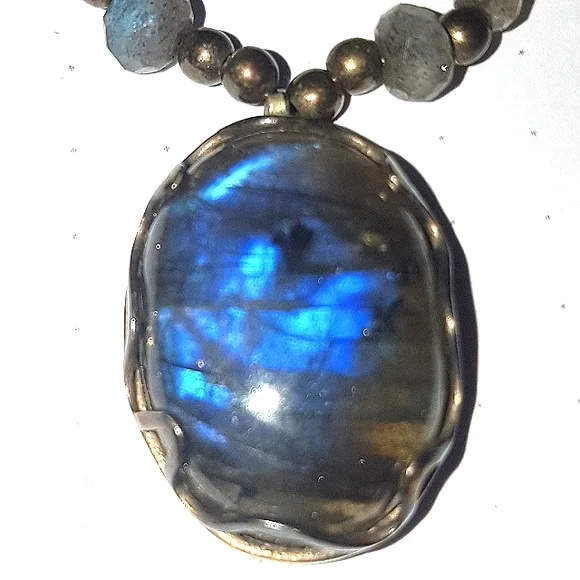 Labradorite Necklace - Picture 11 of 16
